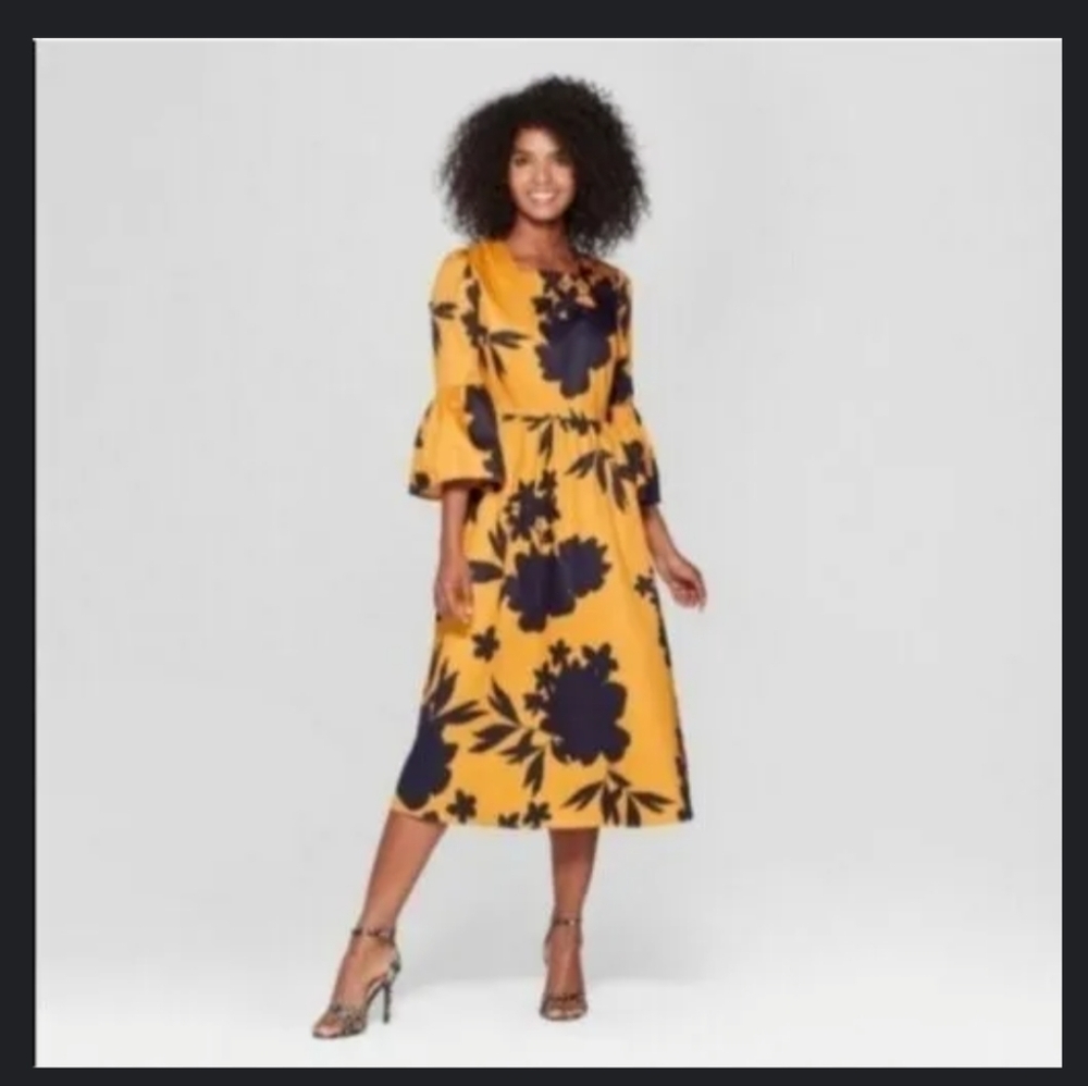 Who wouldn't wear two-piece set floral outfit